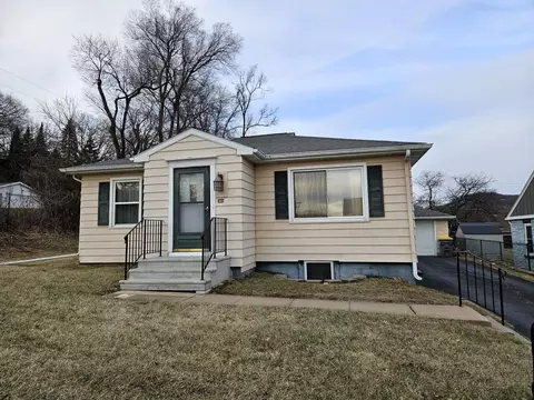 632 S 2nd St, La Crescent, MN 55947