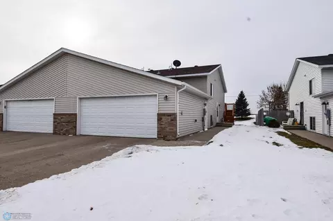 1724 10th St W, West Fargo, ND 58078