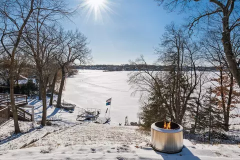 4695 N Shore Dr, Mound, MN 55364
