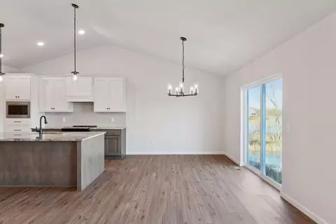 2575 Coldwater Xing, Mayer, MN 55360 photo 16