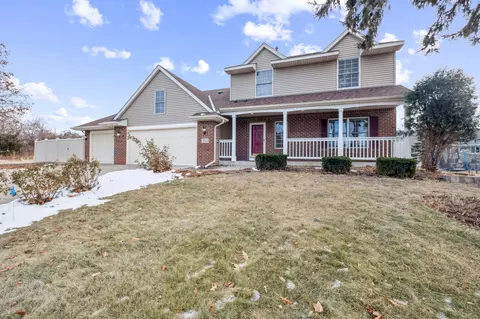 350 Lily Pond Ln, Vadnais Heights, MN 55127