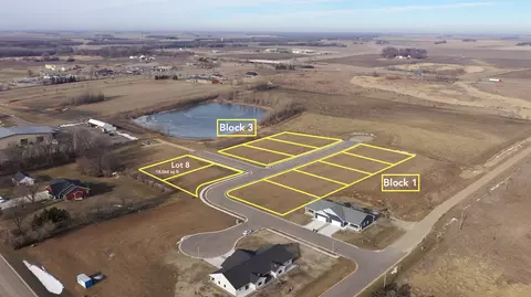 106 Prairie Rose Dr, Blue Earth, MN 56013