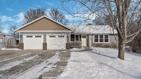 695 6th St SE, Cokato, MN 55321