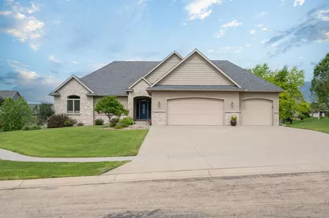 1440 Echo Ridge Rd SW, Rochester, MN 55902