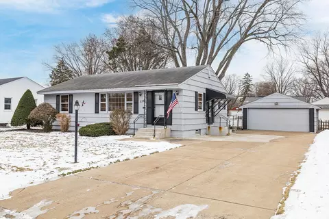 5388 Altura Rd NE, Fridley, MN 55421