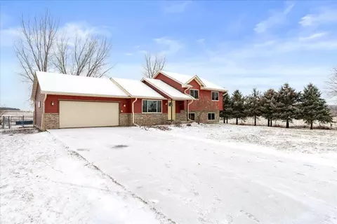 1710 Amsterdam St, Baldwin, WI 54002