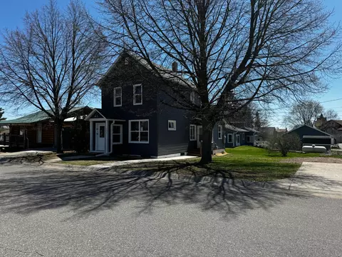 302 2nd St N, Biwabik, MN 55708