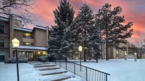 1620 Highway 36 W #205, Roseville, MN 55113
