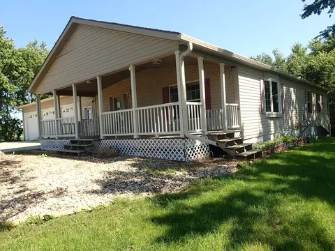 744 171st St, Luverne, MN 56156