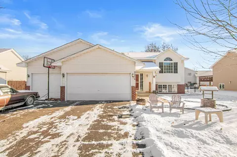 9206 Florida Ave N, Brooklyn Park, MN 55445