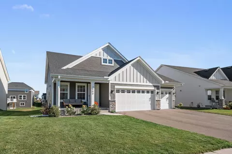7304 Crane Dr, Hugo, MN 55038