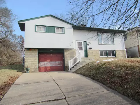 740 Bidwell St, Saint Paul, MN 55107