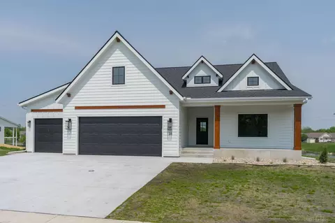 26 N Pointe Ct, North Mankato, MN 56003
