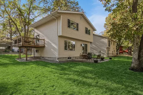 10830 Linwood Forest Dr, Champlin, MN 55316