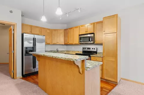 1155 Ford Rd #406, Saint Louis Park, MN 55426