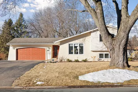 4685 Lorinda Dr, Shoreview, MN 55126