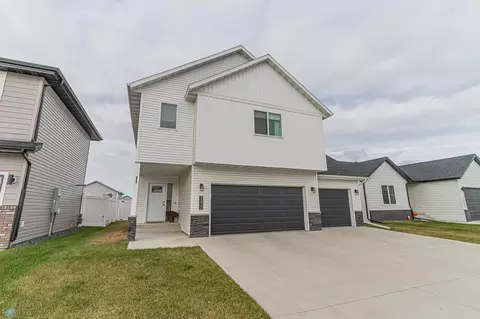 7277 27th St S, Fargo, ND 58104 photo 2