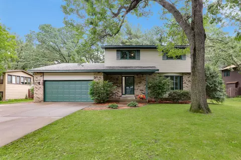 8385 Pleasant View Dr, Mounds View, MN 55112