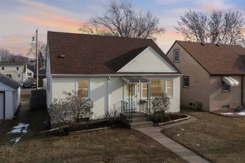 214 14th Ave N, South Saint Paul, MN 55075