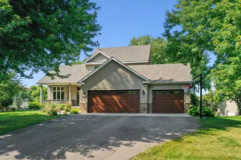 1340 Narcissus Curv, Victoria, MN 55386