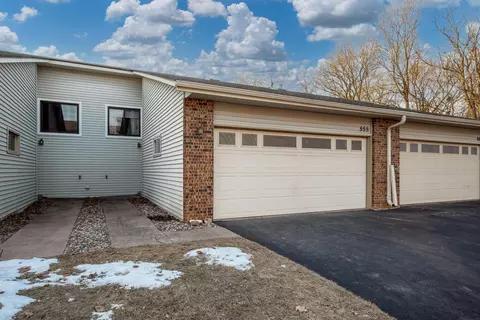 555 Skillman Ave E, Maplewood, MN 55117