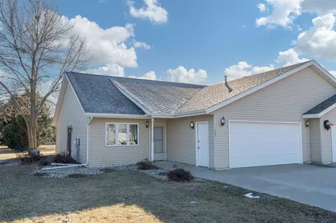 103 Cardinal Dr, Mankato, MN 56001