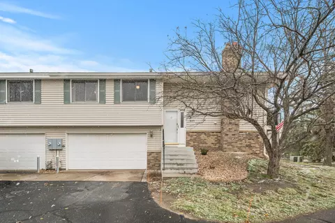 845 Evergreen Cir, Burnsville, MN 55337