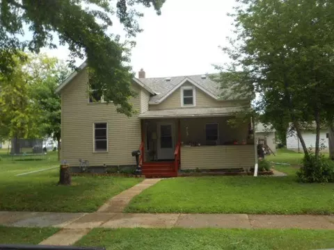 657 Prospect Ave, Windom, MN 56101