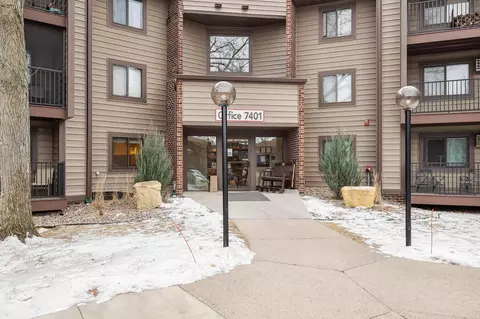 7401 W 101st St #216, Bloomington, MN 55438