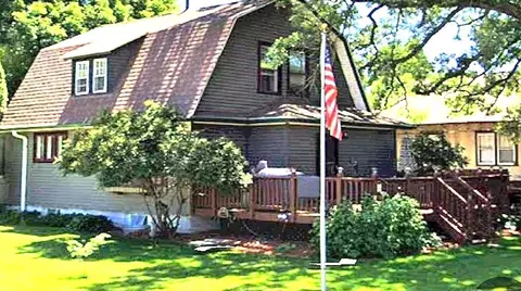 251 N Main St, Lake Crystal, MN 56055