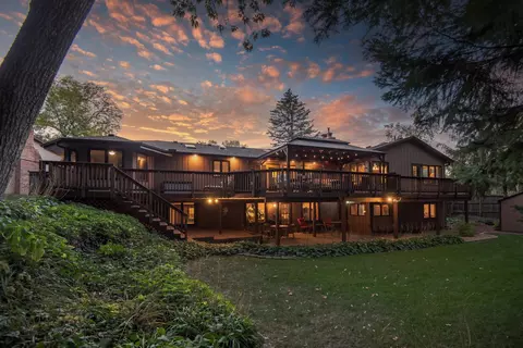 613 Chateau Cir, Burnsville, MN 55337