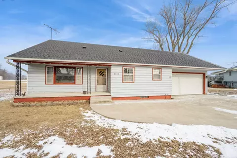 10033 50th St W, Lonsdale, MN 55046