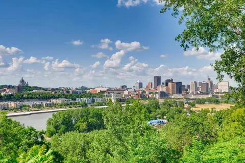 334 Cherokee Ave #406, Saint Paul, MN 55107