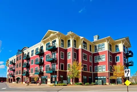 4100 Spring St #402, Spring Park, MN 55384