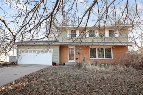 6301 Bethia Ln, Brooklyn Park, MN 55428