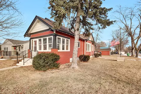 902 N Sibley Ave, Litchfield, MN 55355