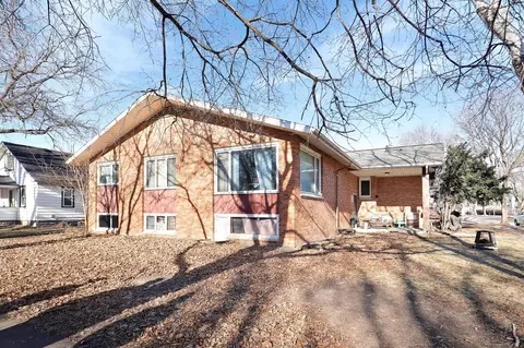 520 Ramsey St, Hastings, MN 55033