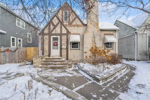 3746 Queen Ave N, Minneapolis, MN 55412
