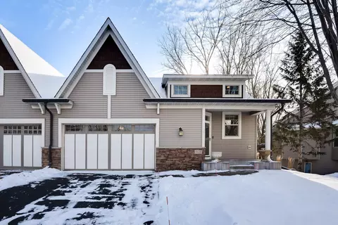 5128 Wild Marsh Dr, White Bear Lake, MN 55110