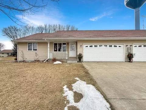 201 N 7th Ave E, Truman, MN 56088