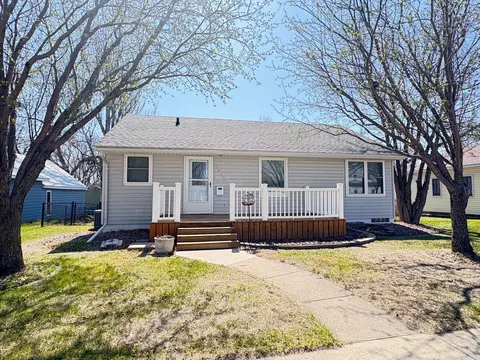 707 Haarfager Ave N, Canby, MN 56220