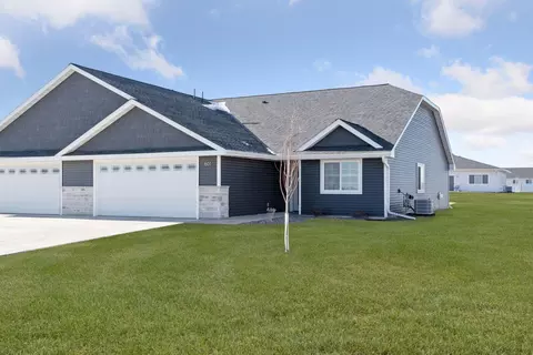 601 Field Point St, Roberts, WI 54023