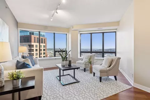 168 6th St E #2903, Saint Paul, MN 55101