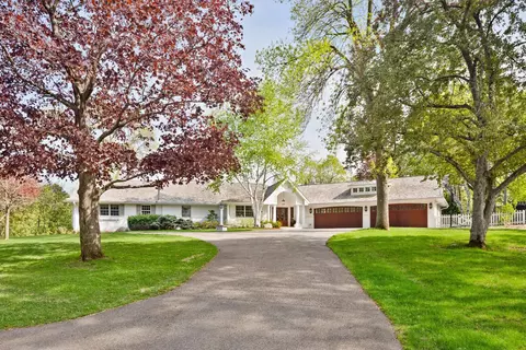 16013 Ringer Rd, Wayzata, MN 55391