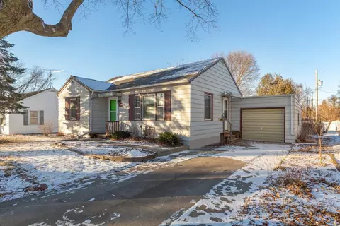 246 W Mckinley St, Owatonna, MN 55060