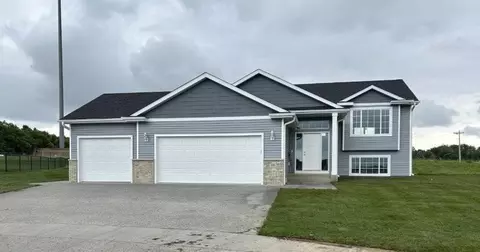610 10th St NW, Kasson, MN 55944