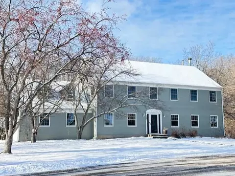 2891 Merrill St, Roseville, MN 55113