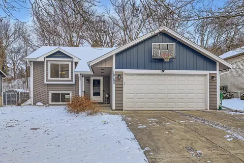 13133 Court Pl, Burnsville, MN 55337