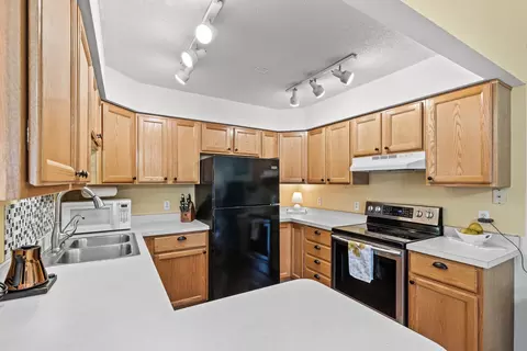 3753 Robin Ln, Eagan, MN 55122 photo 11