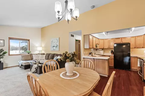 3753 Robin Ln, Eagan, MN 55122 photo 10